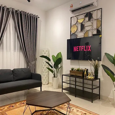 Reylin Alanis Suite // Free Wifi & Netflix // Airport Shuttle Service Sepang Exterior photo