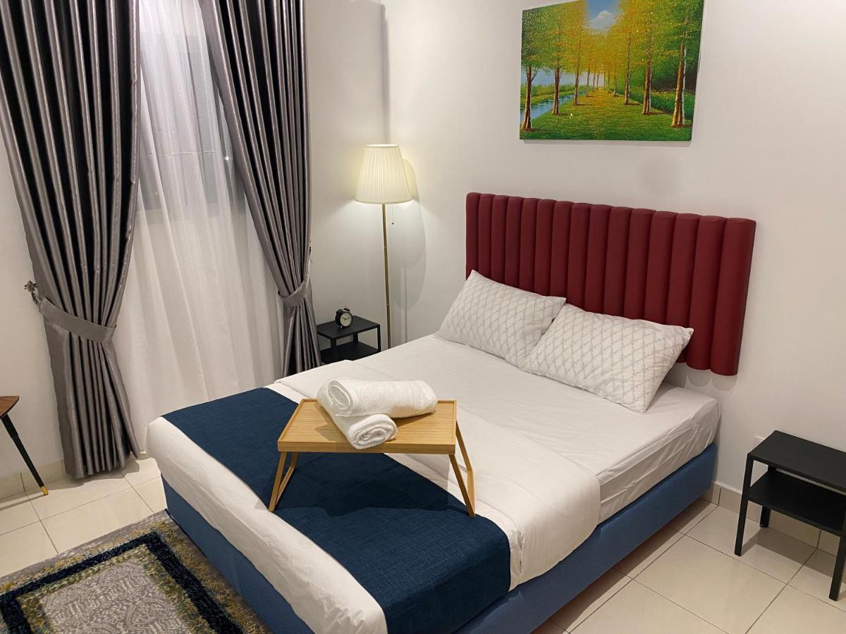 Reylin Alanis // Free Wifi & Netflix // Airport Shuttle Service * Sepang